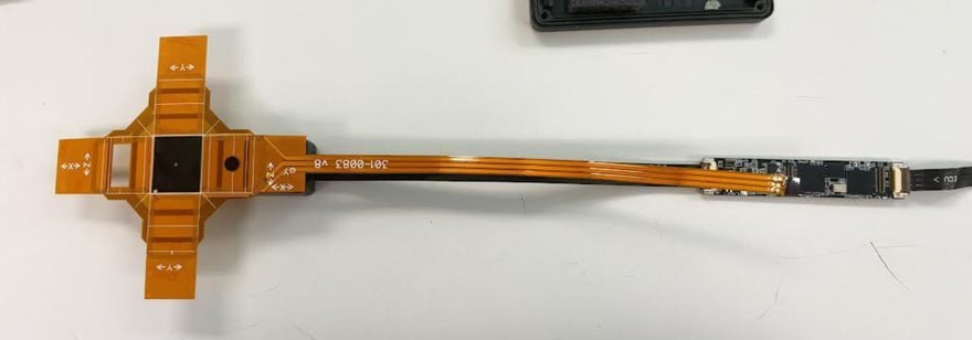 Vector coil flex-PCB aligned flat with the sensor flex cable